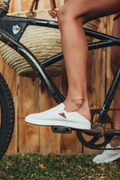 OluKai Pehuea Shoes - Women's -Outdoor Product Sales 99a8e634 04be 4bc1 b285 941b16f6620c